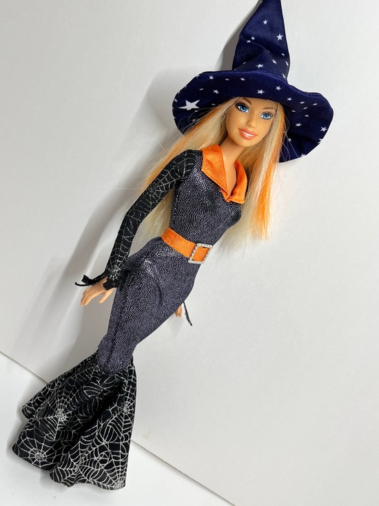 Other - Barbie Trick Or Chic 2008 Halloween Holiday Barbie Doll Witch Black & Orange Toy